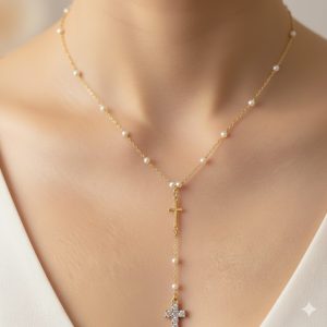 Collier Sautoir à Double Croix, Perles Blanches et Finition Dorée