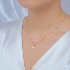 Chaine croix blanche dorée acier inoxydable