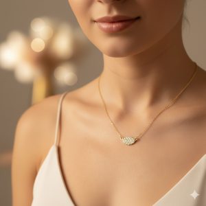Collier feuille dorée -acier inoxydable- les crea de celine - cadeaux- femme- élégant