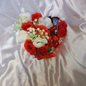 Coffret Cœur fleurs et chocolat St Valentin