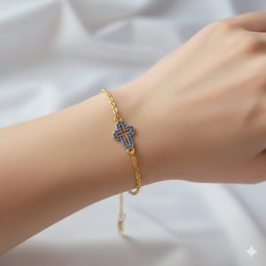 "Bracelet de Foi" : Croix Tréflée Étincelante aux Éclats de Ciel