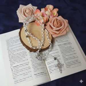 Chapelet Artisanal "Éclat de Pureté" – Perles de Verre & Cristal